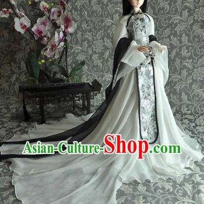 Ancient Chinese White Guzhuang Costumes with Long Trail