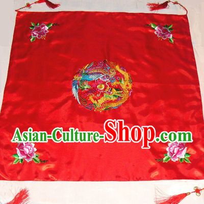 Traditional Chinese Golden Flower Hands Embroidered Wedding Veil for Brides
