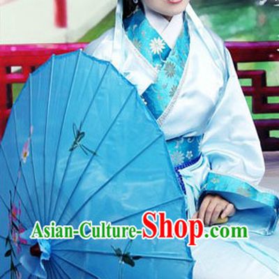 Silver Flower Han Fu Clothes and Umbrella