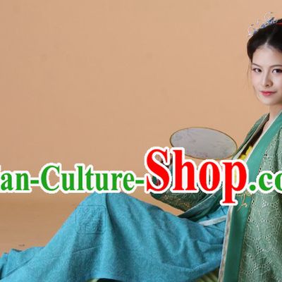 Ancient Chinese Song Dynasty Outfit for Women