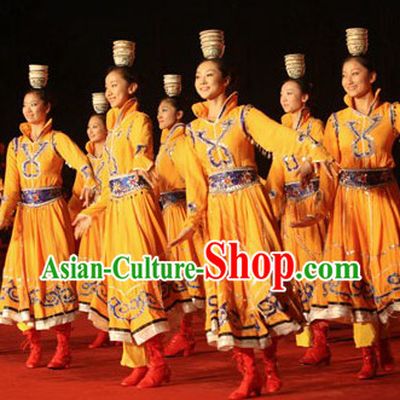 Traditional Chinese Xinjiang Dance Costumes and Hat for Dancers