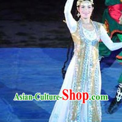 Traditional Chinese Xin Jiang Ethnic Robe and Hat for Women