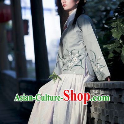 Traditional Ancient Chinese Ming Dynasty Clothes for Women