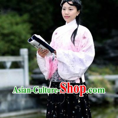 Ancient Chinese Ming Dynasty Robe and Skirt for Women