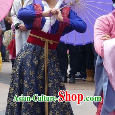 Ancient Chinese High Collar Female Costumes and Umbrella Complete Set