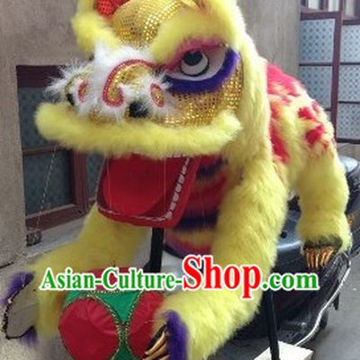 Display Handmade Lion Playing Ball Furnishing Arts for Museums or Shopping Malls