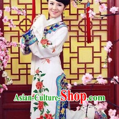 Qing Dynasty Princess Long Embroidered Robe and Headwear