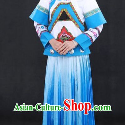 China Buyi People Ethnic Group Clothing and Hat Complete Set