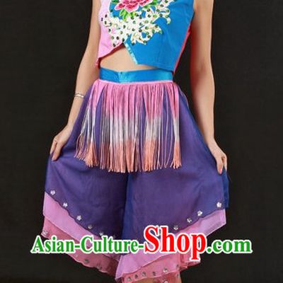 Traditional Chinese Folk Dance Costumes