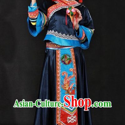Traditional Chinese Zhuang Clothes and Hat for Women
