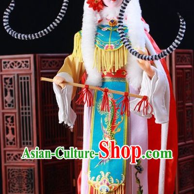 Handmade Traditional China Beijing Silk Figurine - Wang Zhaojun