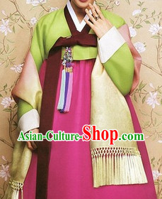 Traditional Hanbok Outfit for Women