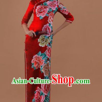 Traditional Chinese Red Silk Embroidered Peony Cheongsam