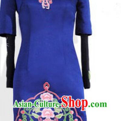 Traditional Chinese High Collar Blue Important Ceremonial Silk Embroidered Flower Evening Dress