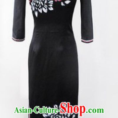Traditional Chinese Long Sleeves Black Silk Qipao