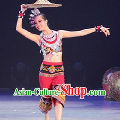 Li Xiang Ethnic Minority Dance Costumes and Hat