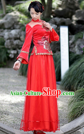 Chinese Bride Red Wedding Outfit