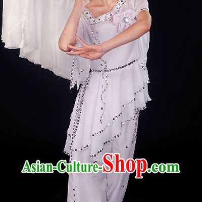 Plum Blossom in the Snow White Dancing Costumes