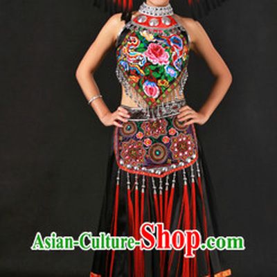 China Guangxi Zhuang Ethnic Group Clothes and Hat for Women