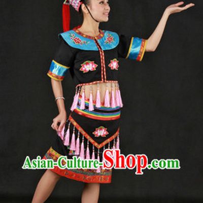 China Yao Ethnic Group Clothes and Hat for Women