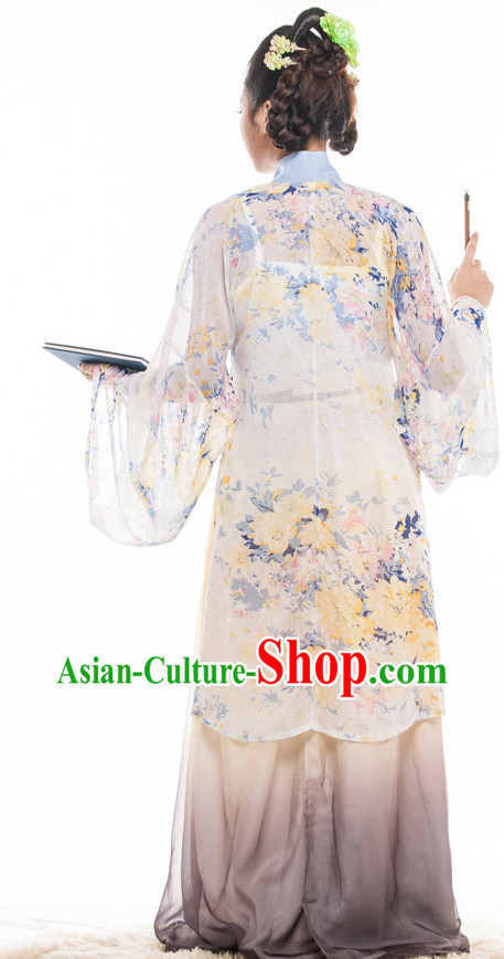 Traditional Chinese High Collar Attire for Women
