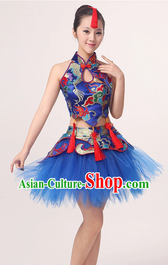 Chinese Dance Costumes and Hair Decorations for Girls