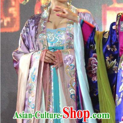 China Tang Dynasty Empress Clothes and Hair Accessories for Women