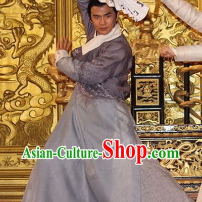 Traditional Chinese Costumes for Scholars