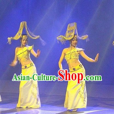 China Yunnan Lijiang Dai Minority Ethnic Clothing and Hat for Women
