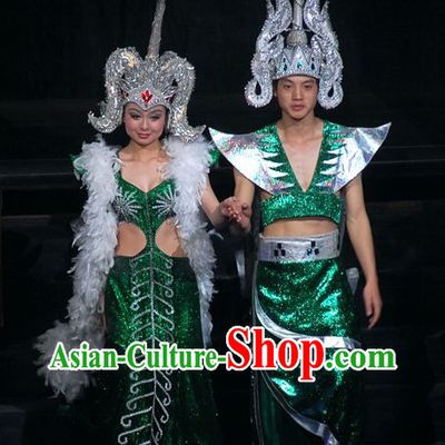 Chinese Yunan Xishuang Banna Dai Minority Men and Women's Clothing