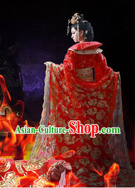 China Traditional Queen Costumes and Hair Accessories China Traditional Queen Costumes and Hair Accessories
