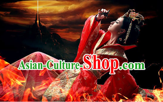 China Traditional Queen Costumes and Hair Accessories China Traditional Queen Costumes and Hair Accessories