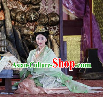 Traditional Empress Clothing and Hair Decorations Complete Set Traditional Empress Clothing and Hair Decorations Complete Set