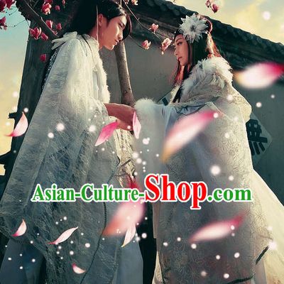 Pure White Wedding Dresses and Hair Accessories for Men and Women