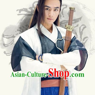 China Traditional Hanfu Clothes and Hat for Men