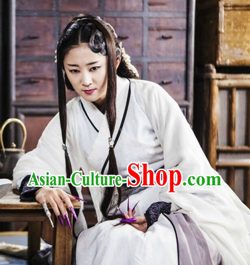 China Traditional Cool Women Costumes and Headwear China Traditional Cool Women Costumes and Headwear