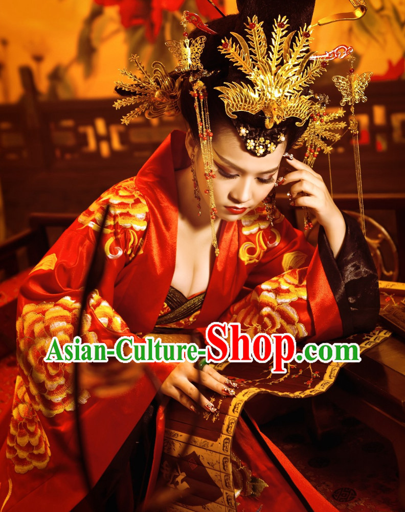 China Ancient Empress Clothes and Phoenix Hair Accessories China Ancient Empress Clothes and Phoenix Hair Accessories