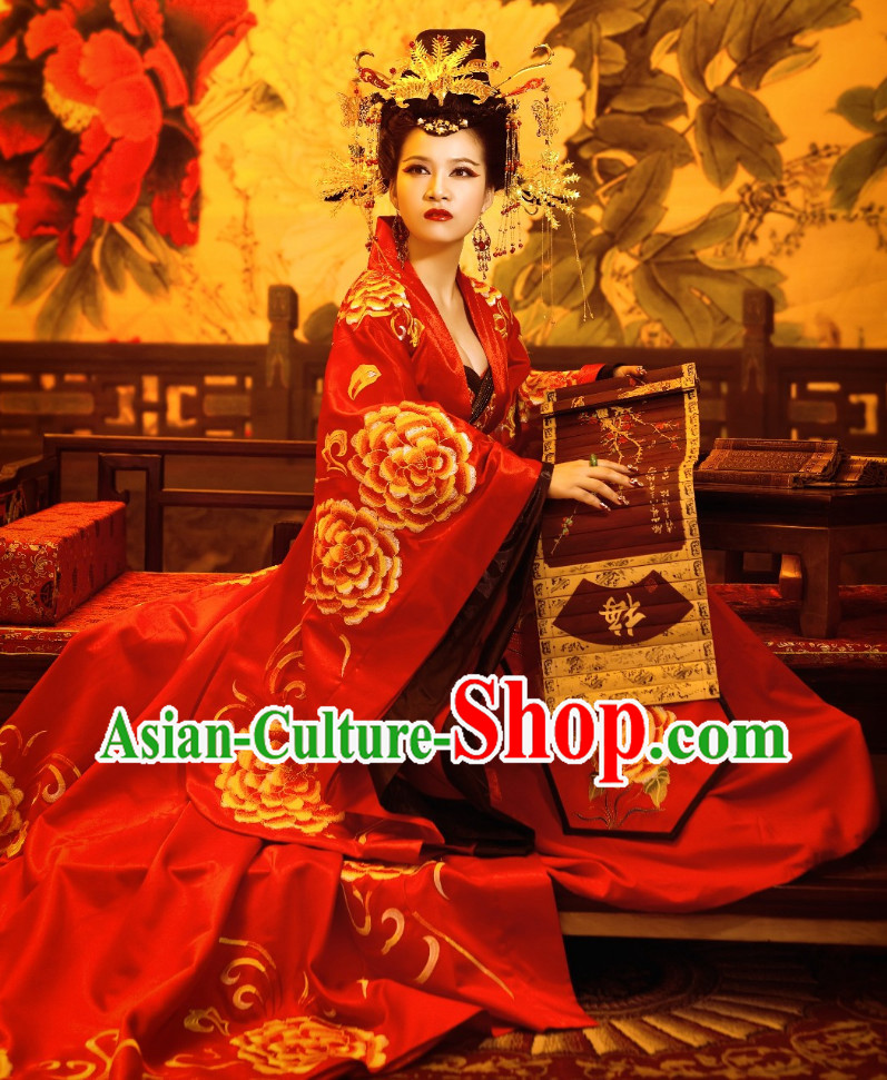 China Ancient Empress Clothes and Phoenix Hair Accessories China Ancient Empress Clothes and Phoenix Hair Accessories