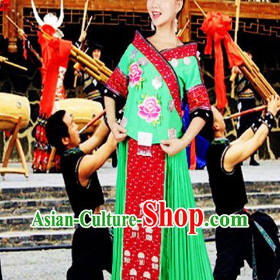 China Hmong Miao Green Clothes and Hat for Girls