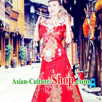 China Miao Tribe Minority Ethnic Dresses and Silver Accessories for Women