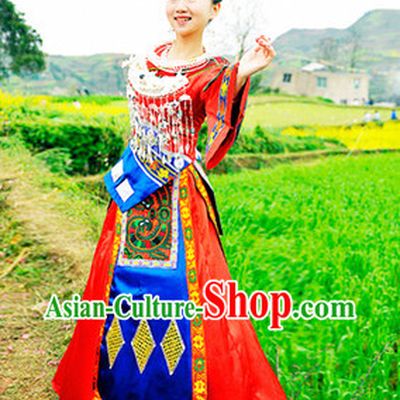 China Miao Minority Ethnic Garment and Miao Silver Accessories for Women