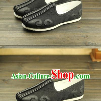 Black Handmade Chinese Traditional  Fabric Cloud Shoes Footwear