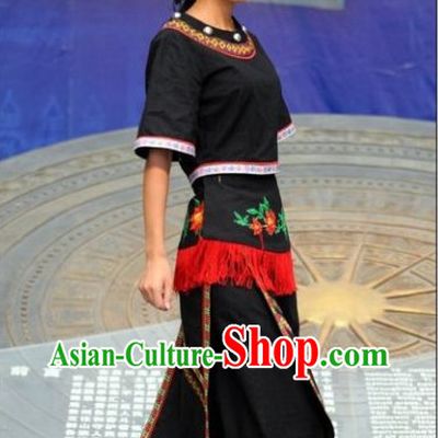 Chinese Traditional Ethnic Clothes and Hat Complete Set for Women