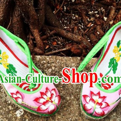 Chinese Handmade and Embroidered Lotus Shoes