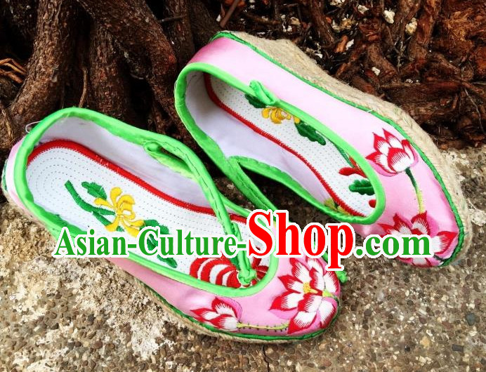 Chinese traditional handmade embroidered shoes embroidery shoes Chinese traditional handmade embroidered shoes embroidery shoes