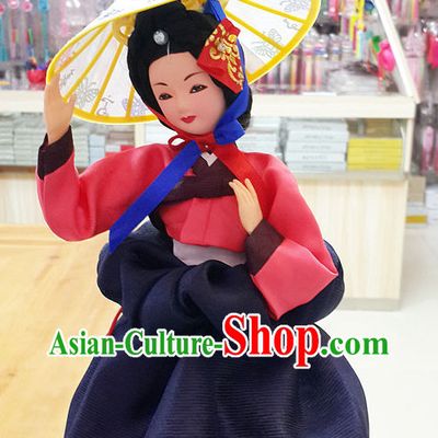 Korean Traditional Hanbok Artist Statue