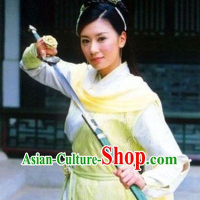 Chinese Ancient Swordwoman Costumes and Hair Accessories