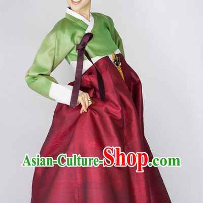 Traditional Korean Clothing for Lady