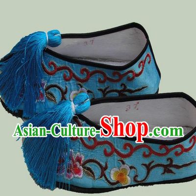 Chinese Peking Opera Embroidered Shoes for Ladies