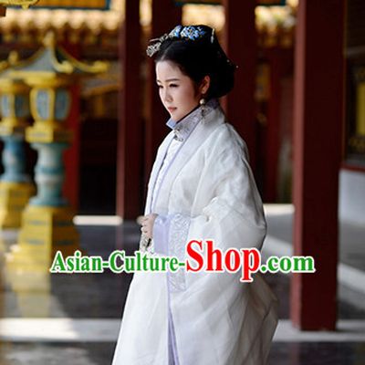 Chinese Ancient Ming Dynasty Lady Clothes and Hair Accessories for Women